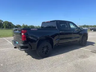 Chevrolet Silverado 1500 2023 4x4 Custom Trail Boss 4dr Crew Cab 5.8 ft. SB