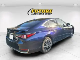 Lexus ES 300h 2022 4dr Sedan