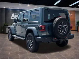 Jeep Wrangler 2024 4x4 Sahara 4dr SUV