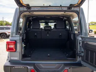 Jeep Wrangler 2024 4x4 Sahara 4dr SUV