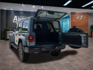 Jeep Wrangler 2024 4x4 Sahara 4dr SUV