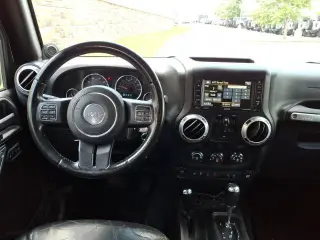 Jeep Wrangler Unlimited 2013 4x4 Rubicon 10th Anniversary 4dr SUV