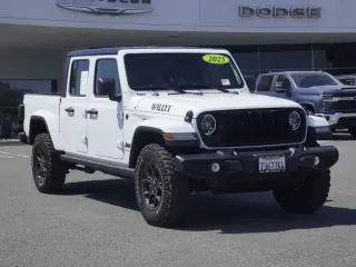 Jeep Gladiator 2025 4x4 Big Bear 4dr Crew Cab 5.0 ft. SB