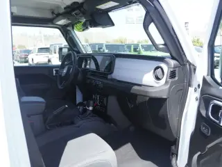 Jeep Gladiator 2025 4x4 Big Bear 4dr Crew Cab 5.0 ft. SB