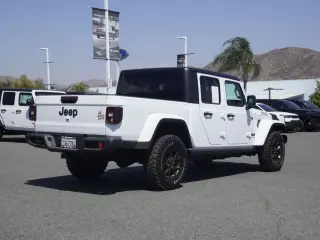 Jeep Gladiator 2025 4x4 Big Bear 4dr Crew Cab 5.0 ft. SB