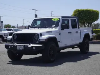Jeep Gladiator 2025 4x4 Big Bear 4dr Crew Cab 5.0 ft. SB