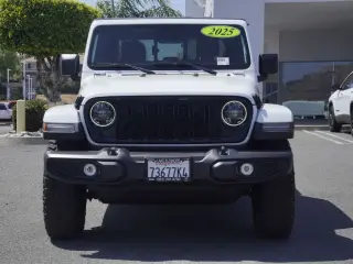 Jeep Gladiator 2025 4x4 Big Bear 4dr Crew Cab 5.0 ft. SB