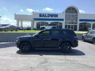 Jeep Grand Cherokee 2024 4x4 Laredo 4dr SUV