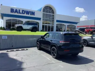 Jeep Grand Cherokee 2024 4x4 Laredo 4dr SUV
