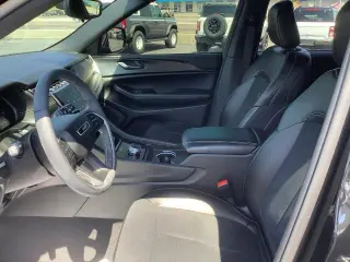 Jeep Grand Cherokee 2024 4x4 Laredo 4dr SUV
