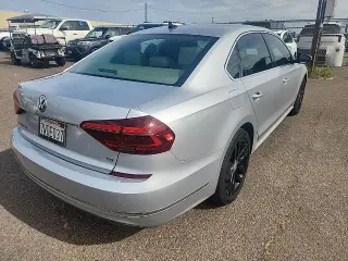 Volkswagen Passat 2017 1.8T SE 4dr Sedan w/Technology