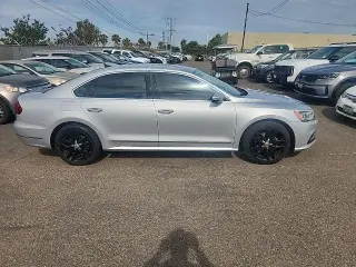 Volkswagen Passat 2017 1.8T SE 4dr Sedan w/Technology