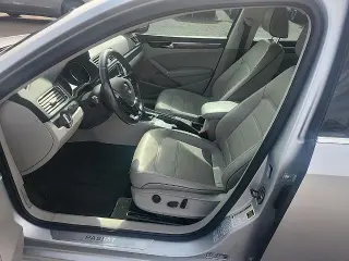 Volkswagen Passat 2017 1.8T SE 4dr Sedan w/Technology