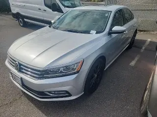 Volkswagen Passat 2017 1.8T SE 4dr Sedan w/Technology