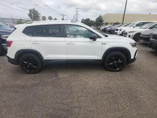Volkswagen Taos 2022 SE 4dr SUV