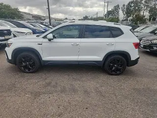 Volkswagen Taos 2022 SE 4dr SUV