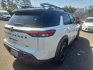 Nissan Pathfinder 2024 AWD SV 4dr SUV