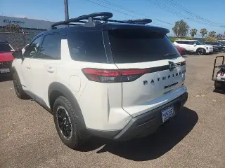 Nissan Pathfinder 2024 AWD SV 4dr SUV