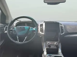 Ford Edge 2022 AWD Titanium 4dr Crossover
