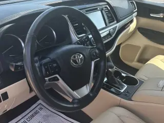 Toyota Highlander 2019 AWD SE 4dr SUV