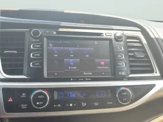 Toyota Highlander 2019 AWD SE 4dr SUV