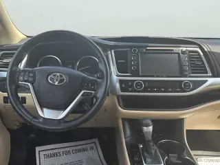 Toyota Highlander 2019 AWD SE 4dr SUV