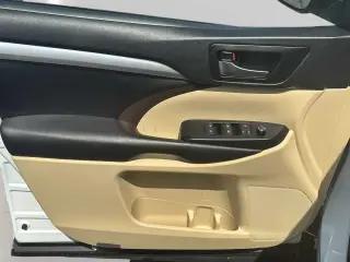 Toyota Highlander 2019 AWD SE 4dr SUV