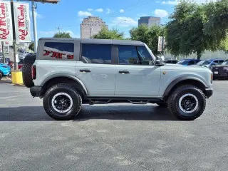 Ford Bronco 2022 4x4 Base Advanced 4dr SUV