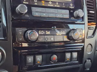 Nissan Titan 2021 4x4 SV 4dr Crew Cab 5.6 ft. SB