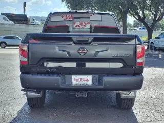 Nissan Titan 2021 4x4 SV 4dr Crew Cab 5.6 ft. SB
