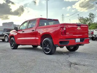 Chevrolet Silverado 1500 2024 4x2 Custom 4dr Crew Cab 5.8 ft. SB
