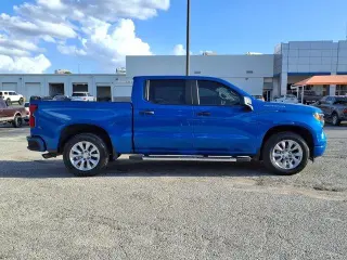 Chevrolet Silverado 1500 2024 4x2 Custom 4dr Crew Cab 5.8 ft. SB