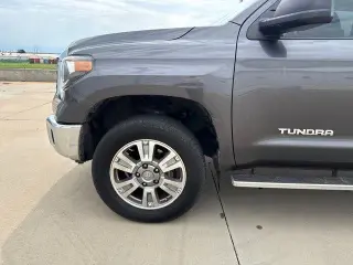 Toyota Tundra 2018 4x2 SR5 4dr Double Cab Pickup SB (4.6L V8)