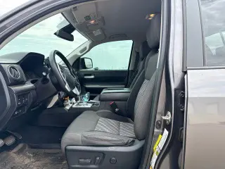 Toyota Tundra 2018 4x2 SR5 4dr Double Cab Pickup SB (4.6L V8)