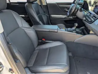 Lexus ES 300h 2024 4dr Sedan