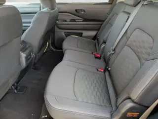 Nissan Pathfinder 2024 S 4dr SUV