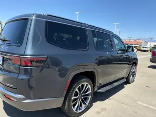 Jeep Wagoneer 2022 4x4 Series II Carbide 4dr SUV