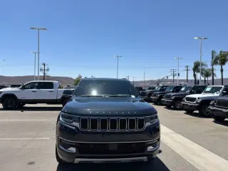 Jeep Wagoneer 2022 4x4 Series II Carbide 4dr SUV