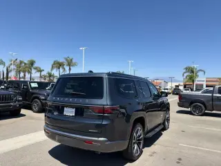 Jeep Wagoneer 2022 4x4 Series II Carbide 4dr SUV