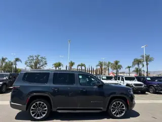 Jeep Wagoneer 2022 4x4 Series II Carbide 4dr SUV