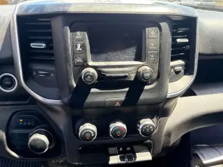 Ram 1500 2020 4x2 Big Horn 4dr Crew Cab 5.6 ft. SB Pickup