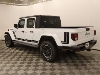 Jeep Gladiator 2022 4x4 Overland 4dr Crew Cab 5.0 ft. SB