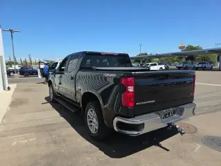 Chevrolet Silverado 1500 2022 4x4 LT 4dr Crew Cab 5.8 ft. SB w/2FL