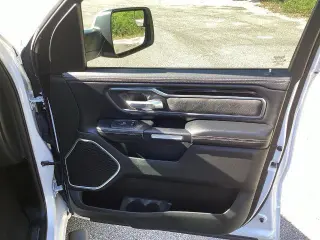 Ram 1500 2019 4x2 Laramie 4dr Crew Cab 5.6 ft. SB Pickup