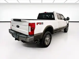 Ford F-250 Super Duty 2017 4x4 King Ranch 4dr Crew Cab 6.8 ft. SB Pickup