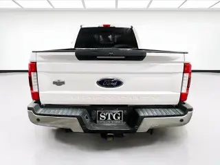 Ford F-250 Super Duty 2017 4x4 King Ranch 4dr Crew Cab 6.8 ft. SB Pickup