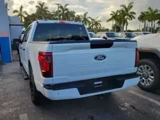 Ford F-150 2025 4x2 STX 4dr SuperCrew 5.5 ft. SB