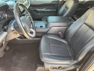 Ford Expedition 2023 4x2 XLT 4dr SUV