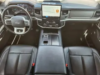 Ford Expedition 2023 4x2 XLT 4dr SUV