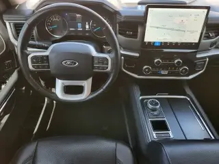 Ford Expedition 2023 4x2 XLT 4dr SUV